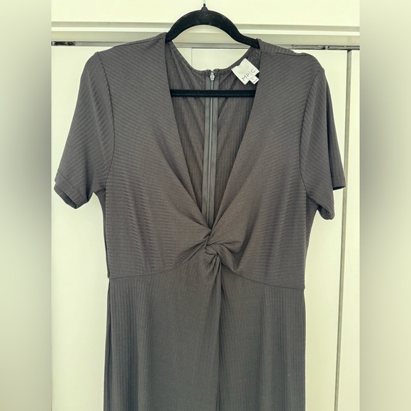 NWOT MINKPINK Plunging Twist-Front Jumpsuit - Picture 13 of 14